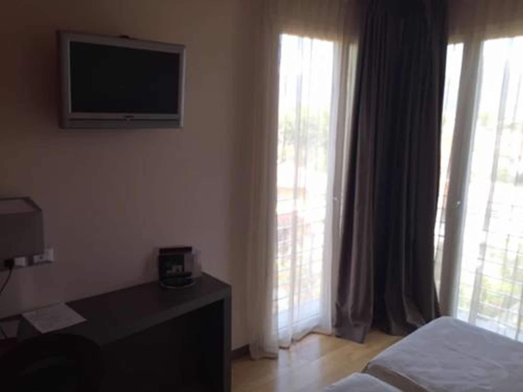Zen Hotel Versilia Marina di Pietrasanta Bagian luar foto
