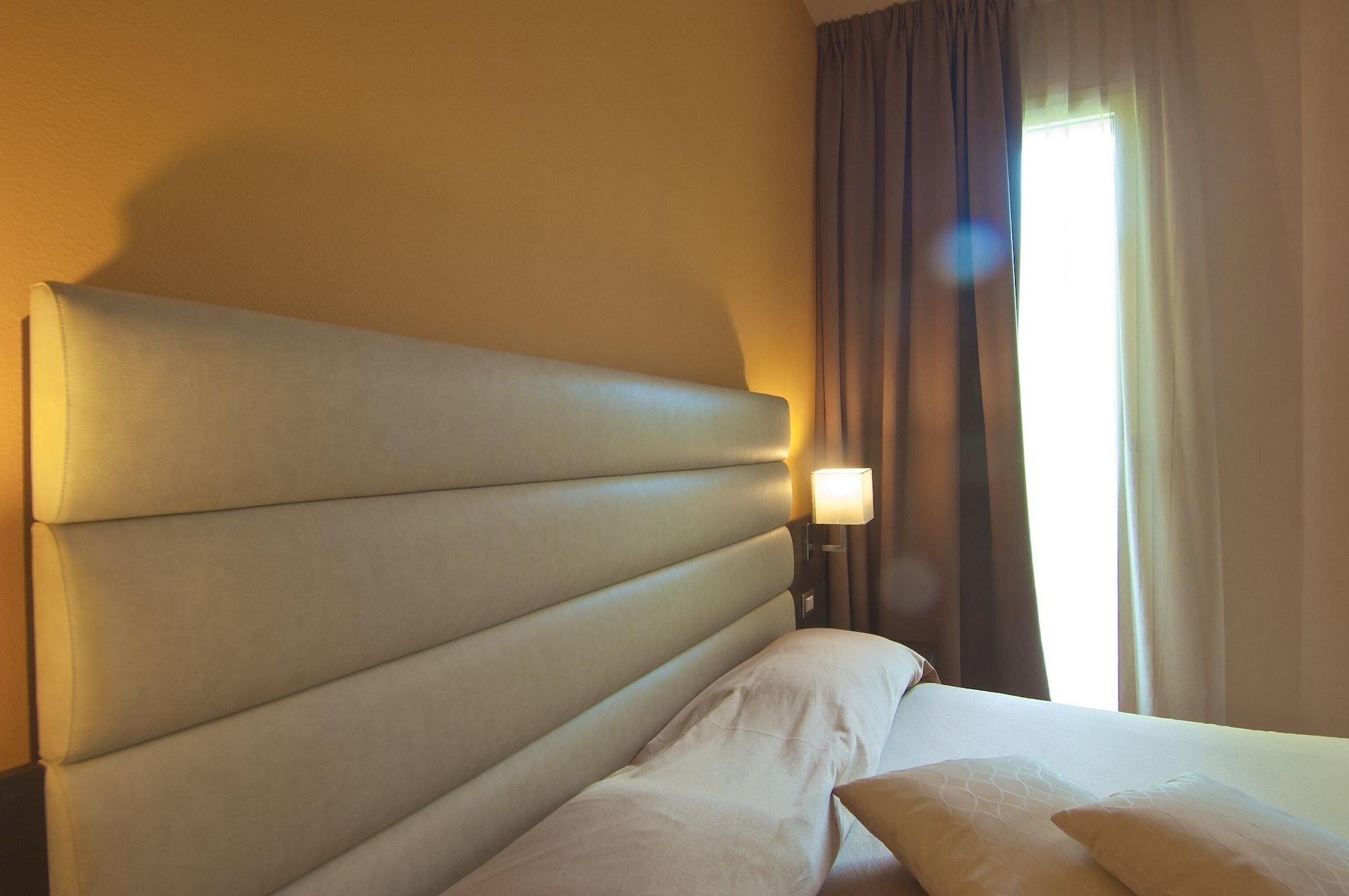 Zen Hotel Versilia Marina di Pietrasanta Bagian luar foto