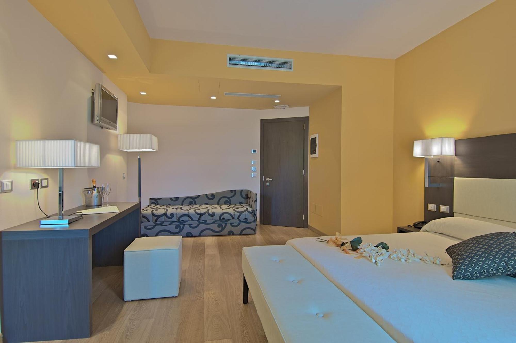 Zen Hotel Versilia Marina di Pietrasanta Bagian luar foto